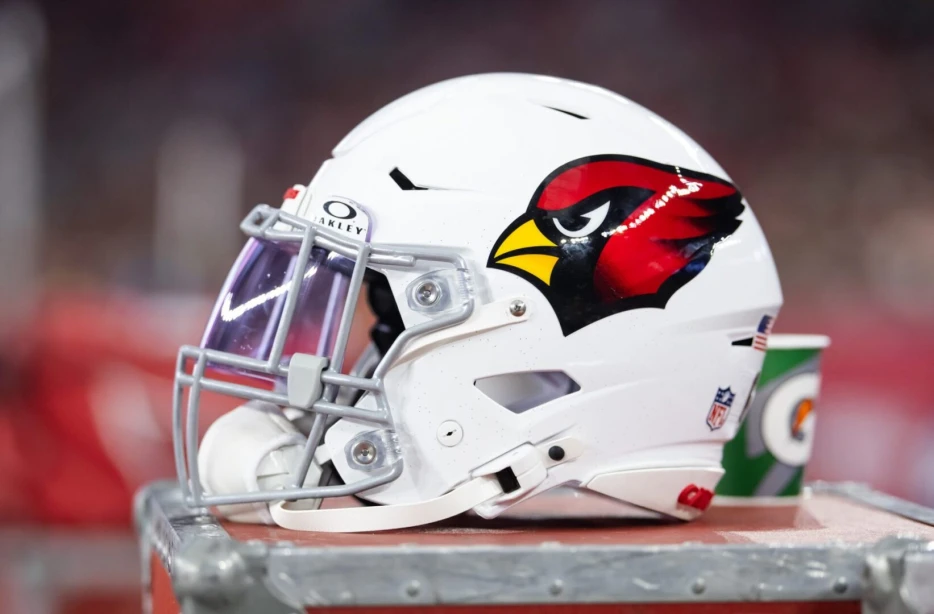 Cardinals Claim OL Roy Mbaeteka Off Waivers From Browns