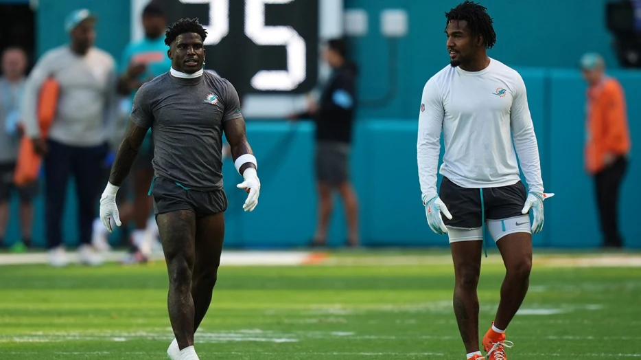 Dolphins’ Tyreek Hill, Jaylen Waddle injury update for Lions joint practices