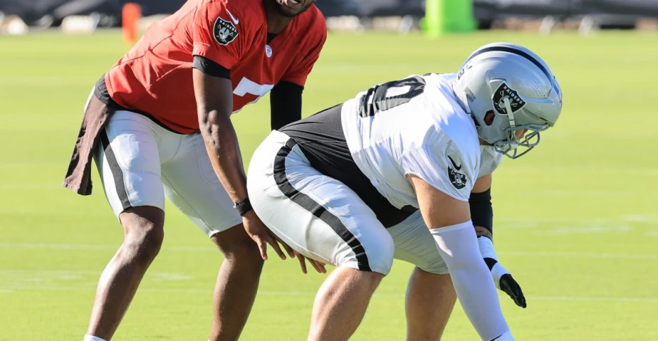 Fans can’t see Jackson Powers-Johnson losing this battle