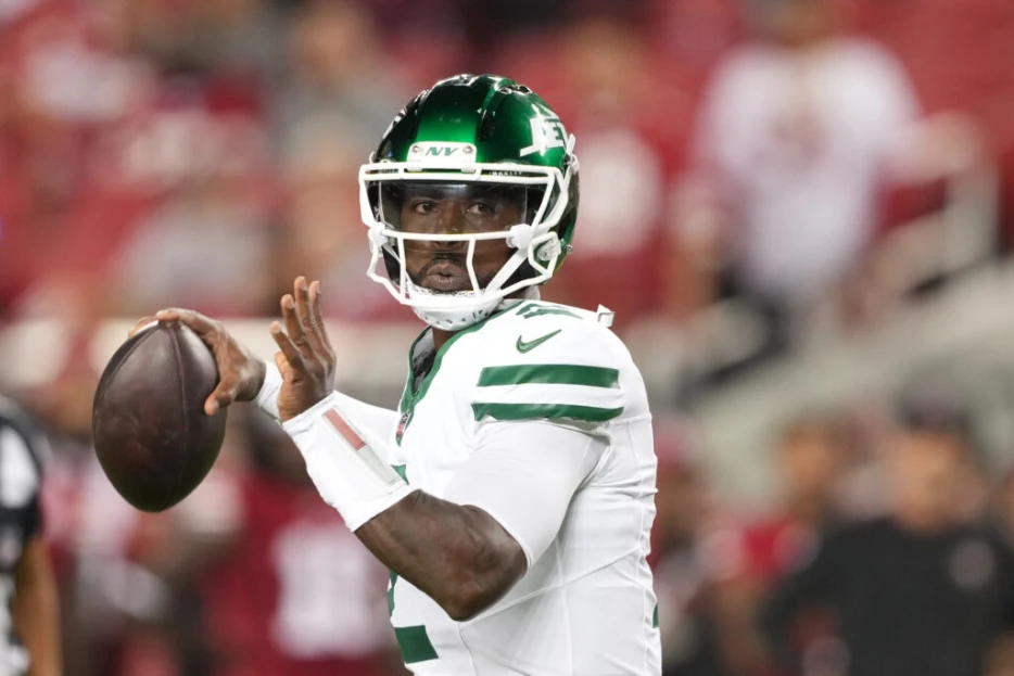 Jets QB Tyrod Taylor Undergoes Knee Scope