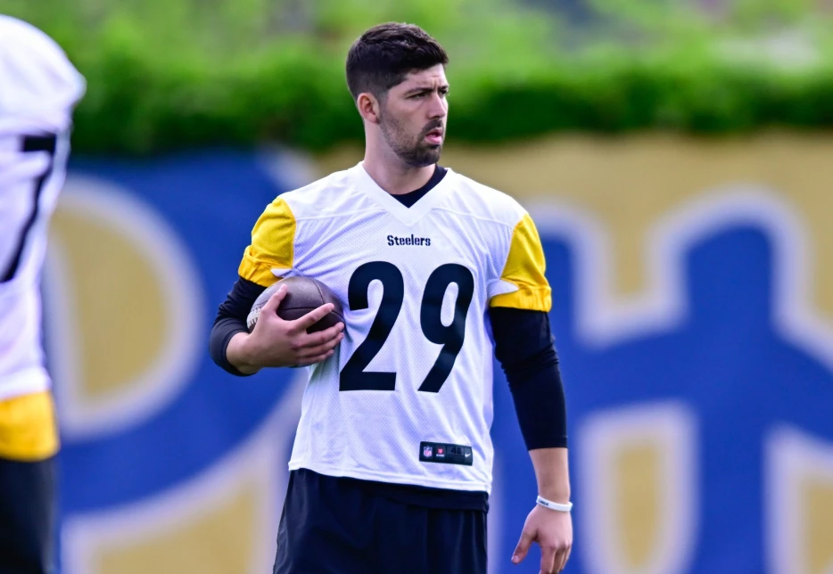Kicker Ben Sauls Wins Steelers Home Run Derby