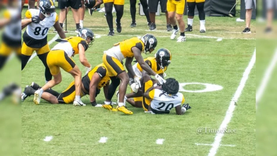 Mike Tomlin Thinks Steelers’ Defense Could Do ‘Historic Things’