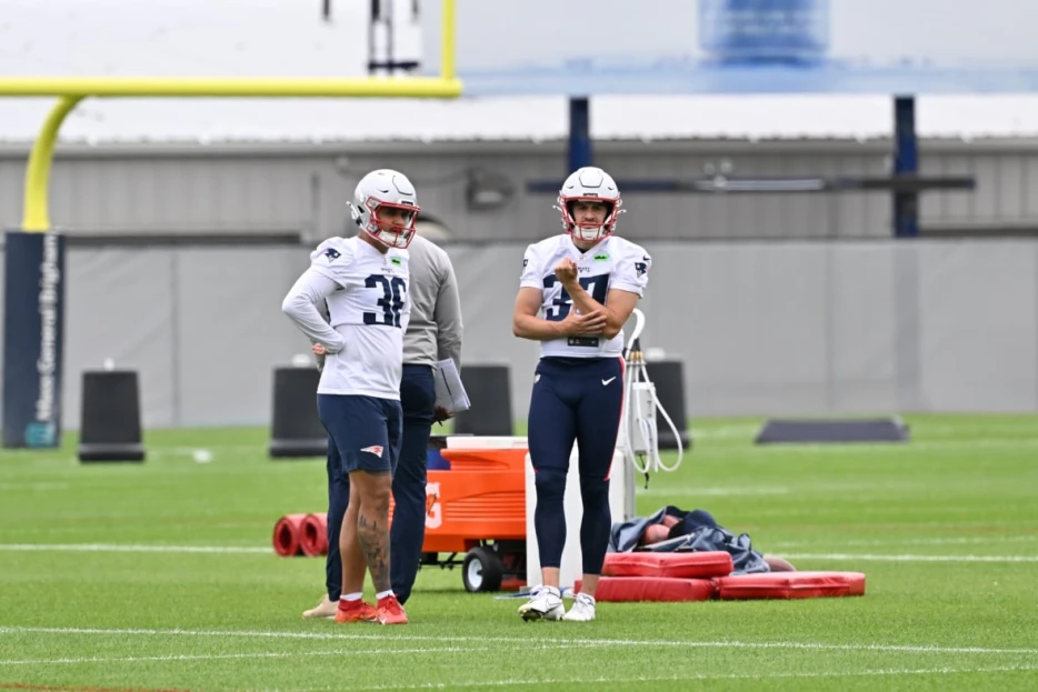 Patriots still have zero clarity on kicker competition heading into joint practice with Vikings