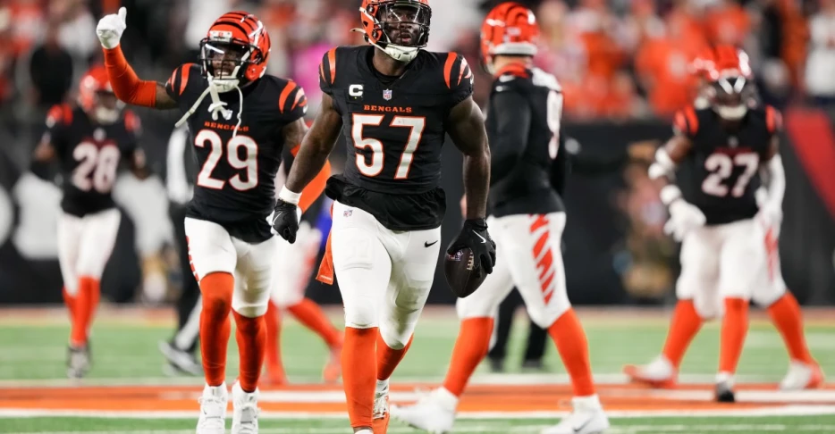 Raiders fans are believers in Germaine Pratt and Elandon Roberts at linebacker