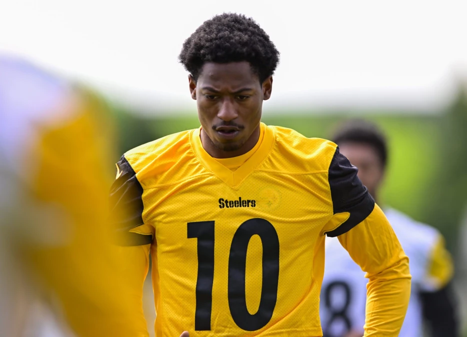 Steelers Sign Former Patriots Defensive Back