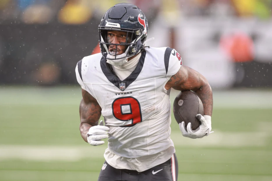 Texans Place TE Brevin Jordan On IR