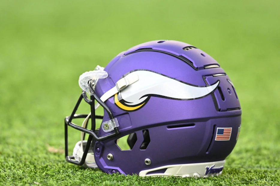 Vikings Waive LB Brian Asamoah II