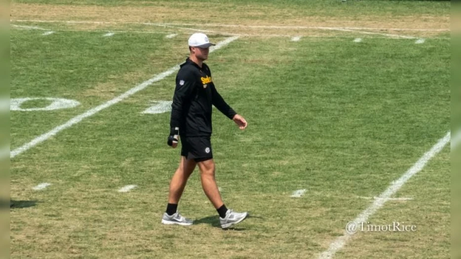 Will Howard Confirms He’ll Avoid Surgery For Finger Injury