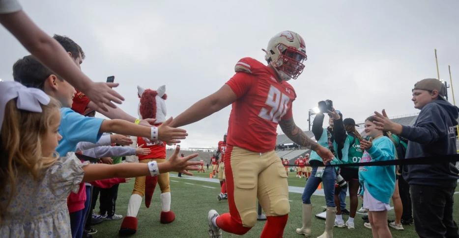 49ers place edge rusher on the Injured Reserve; host 3 players for a tryout