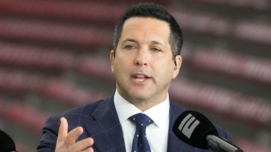 Adam Schefter hilariously uses insider knowledge to dominate fantasy football draft