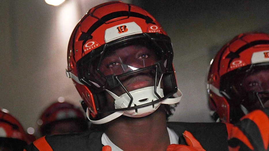 Bengals’ Shemar Stewart receives warning after shoving Joe Burrow