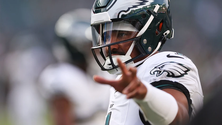 Eagles’ Big Dom stands guard over Jalen Hurts-Shedeur Sanders private chat
