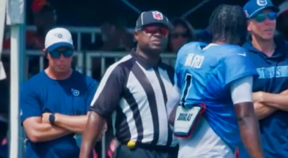 Hot Mic Catches Referee’s Nasty Comment To Titans QB Cam Ward That Proves The No. 1 Overall Pick Is Getting ZERO Respect From Everyone