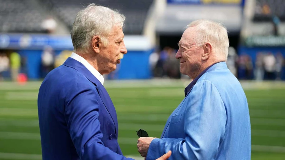 Jerry Jones sends warning shot to Micah Parsons amid Cowboys contract standoff