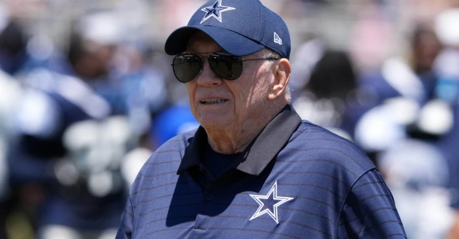 Report: Jerry Jones overcame stage 4 cancer