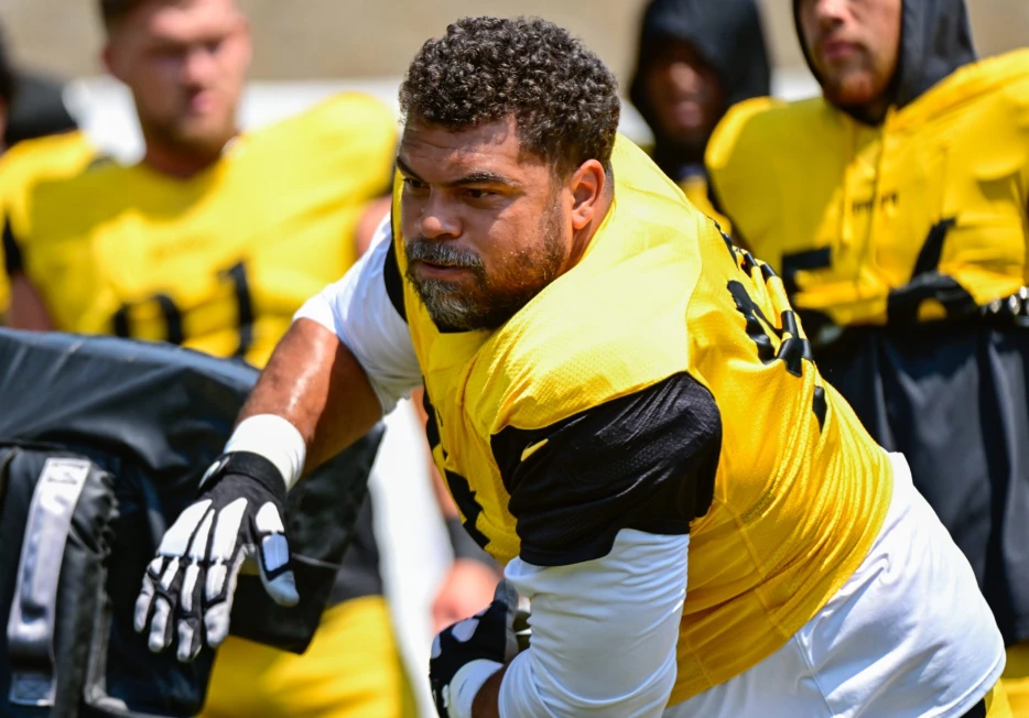 Report: Steelers, Cam Heyward Have Not Budged in Contract Talks