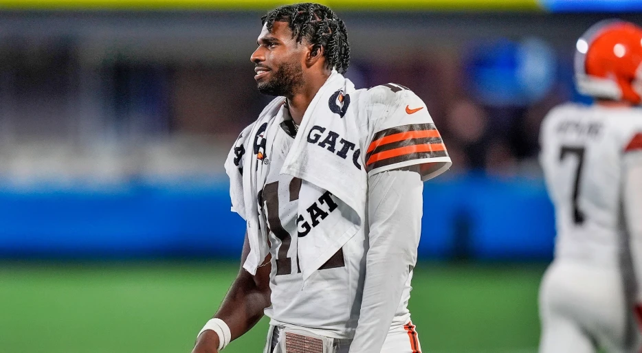 Shedeur Sanders Forced To Exit Browns Practice With Concerning Injury On Wednesday