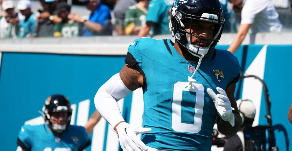 Who the Saints should sign after the Bub Means injury