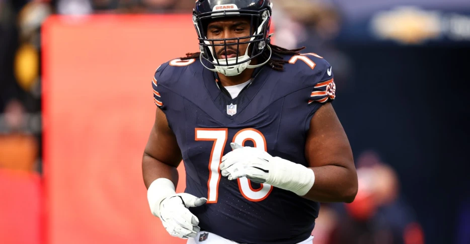 Why Braxton Jones has inside track at LT with this coaching decision