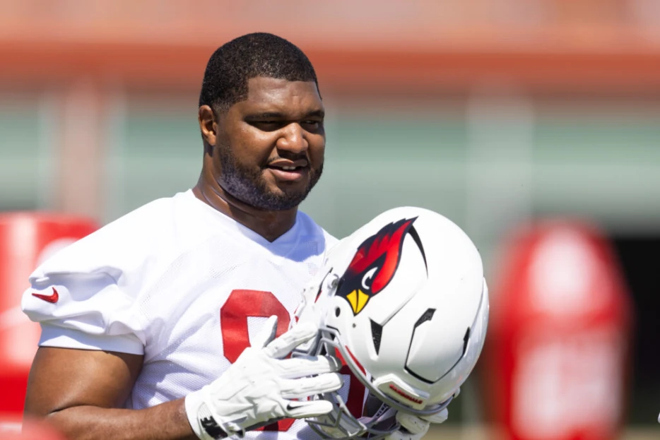 Cardinals’ Calais Campbell Anticipates Retiring After 2025 Season