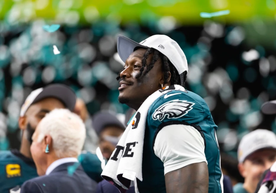 Eagles Daily: A.J. Brown Injury Setback? Nick Foles Gives ‘Philly Special’ Fun Fact