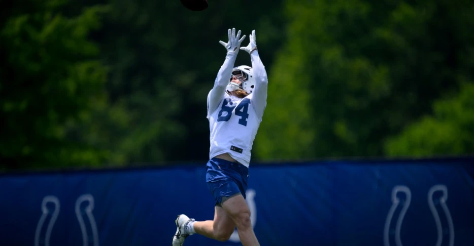 Early returns indicate Colts got it right with Warren