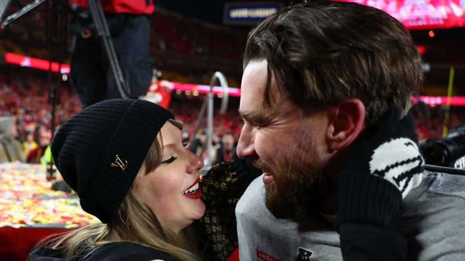 Fans erupt after unexpected moment in Taylor Swift-Travis Kelce podcast