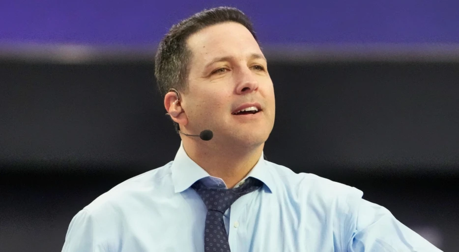 Adam Schefter Makes Heartbreaking Admission About How His NFL Career Has Affected His Marriage
