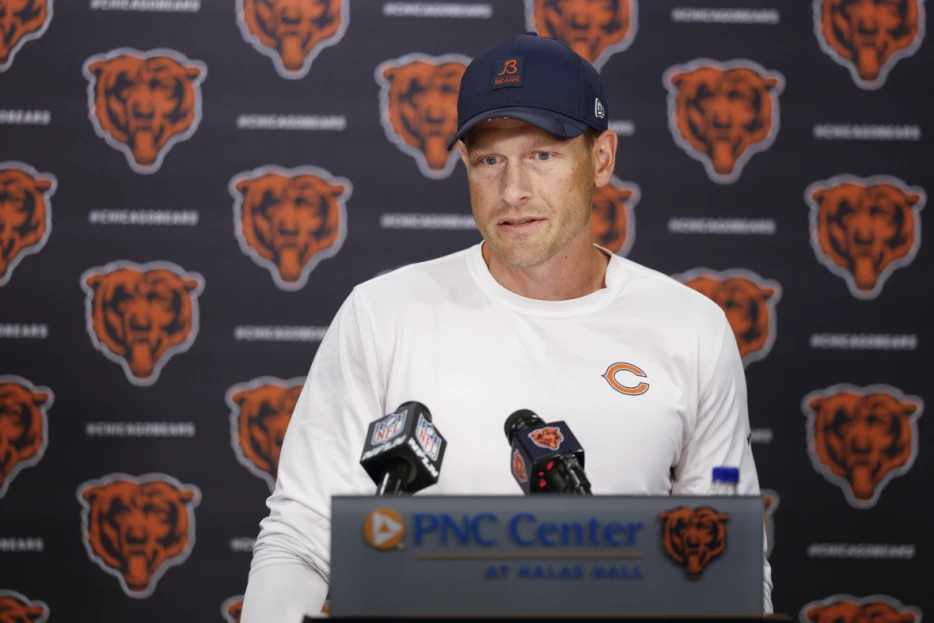 Ben Johnson provides key update on Bears left tackle competition