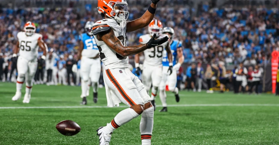 Browns roster bubble: Gage Larvadain vs. Kaden Davis