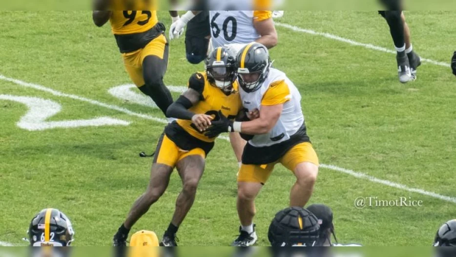 ‘Could Push His Way Into The Top 3’: Zach Frazier Poised For Pro Bowl Season, Analyst Believes