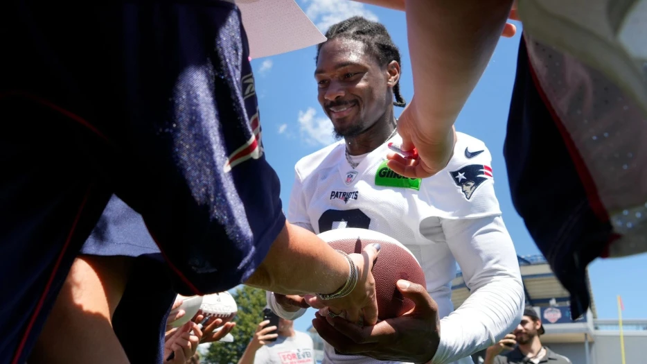 Insider: Stefon Diggs Has ‘Disappeared’ From Patriots Offense