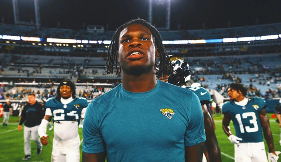 Jaguars' Travis Hunter Sits Out Practice 'As a Precaution' With Upper-Body Issue