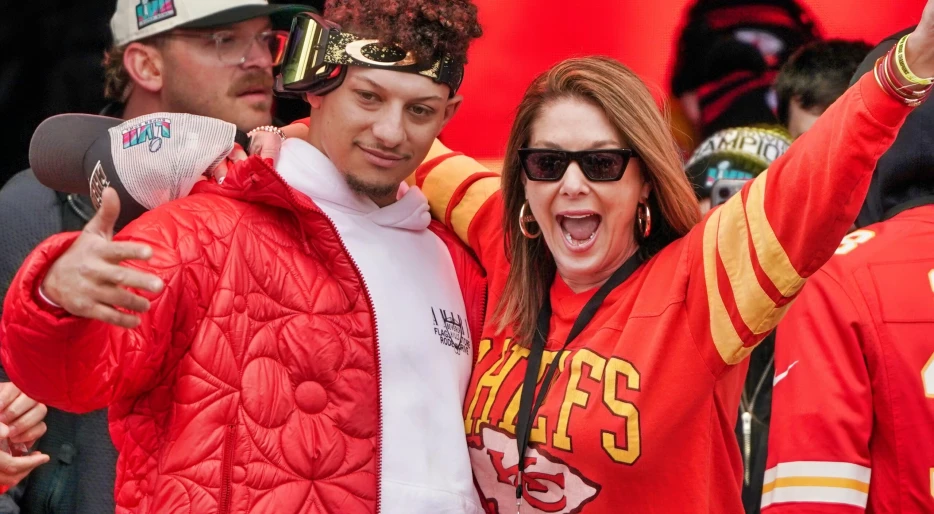 Patrick Mahomes’ Mom Breaks Down After Heart-Wrenching Discovery in Kansas City Chiefs Documentary