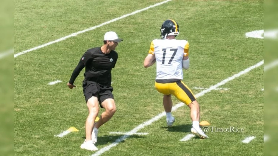 Skylar Thompson Has ‘Legit Chance For A Backup Job’ In NFL This Year, Big Ben Says