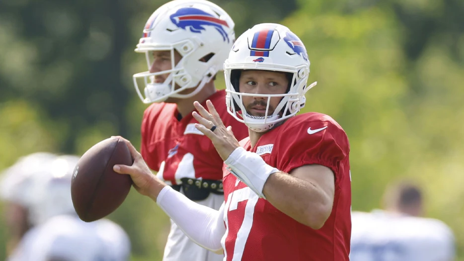 Watch NFL QBs Caleb Williams, Josh Allen link up at Bears-Bills practice