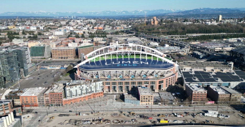 Chiefs-Seahawks LIVE updates: Kickoff coming soon at Lumen Field
