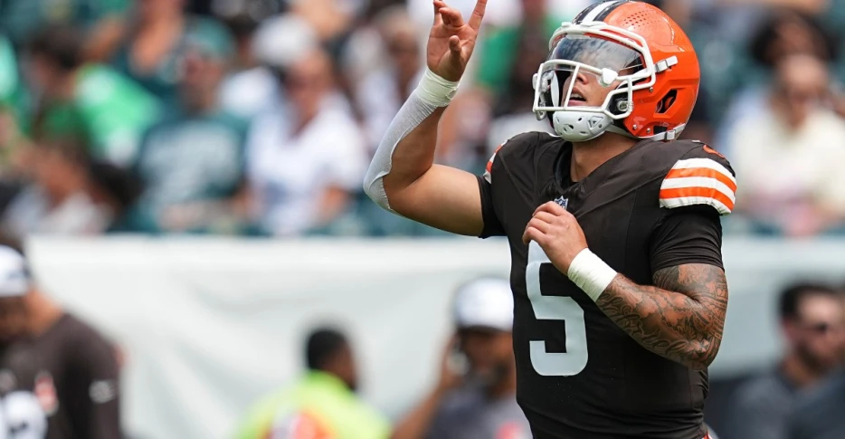 Dillon Gabriel defeats the Super Bowl Champions in Browns 22-13 win over Eagles