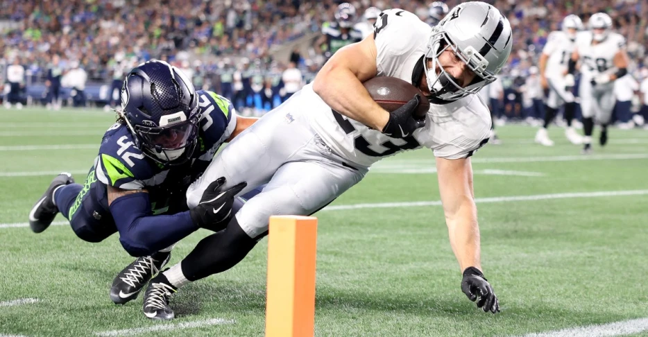 Raiders vs. 49ers: How to watch, TV schedule, streaming and more