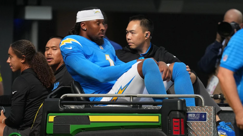Chargers WR Quentin Johnston Displays “Fencing Posture” After Getting KO’d By Ugly Blindside Hit During Scary Scene vs. Rams