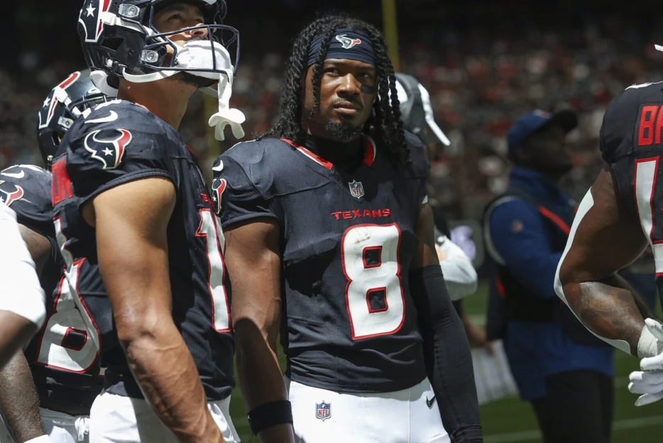 TRADE: Texans Trading WR John Metchie To Eagles