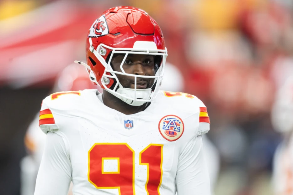 Chiefs To Place Felix Anudike-Uzomah On IR