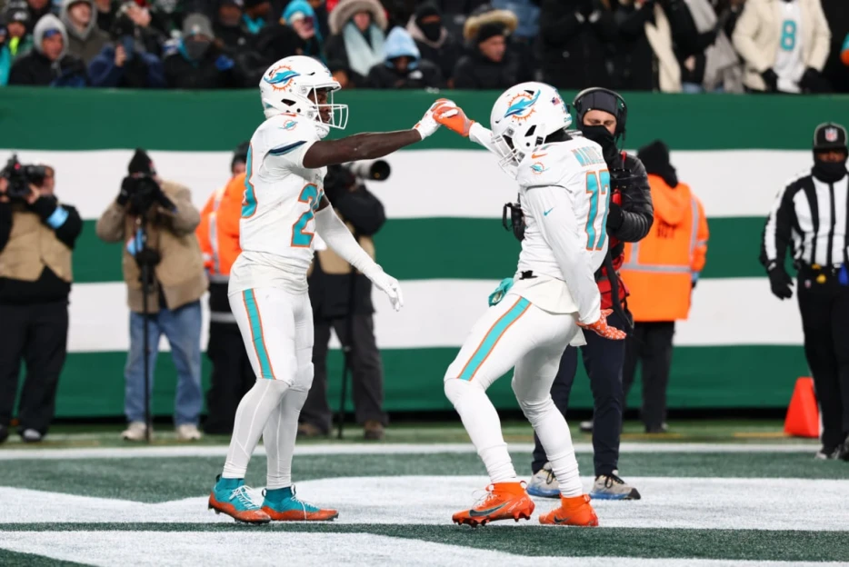 Dolphins Coach Mike McDaniel Gives Injury Update on RB De’Von Achane