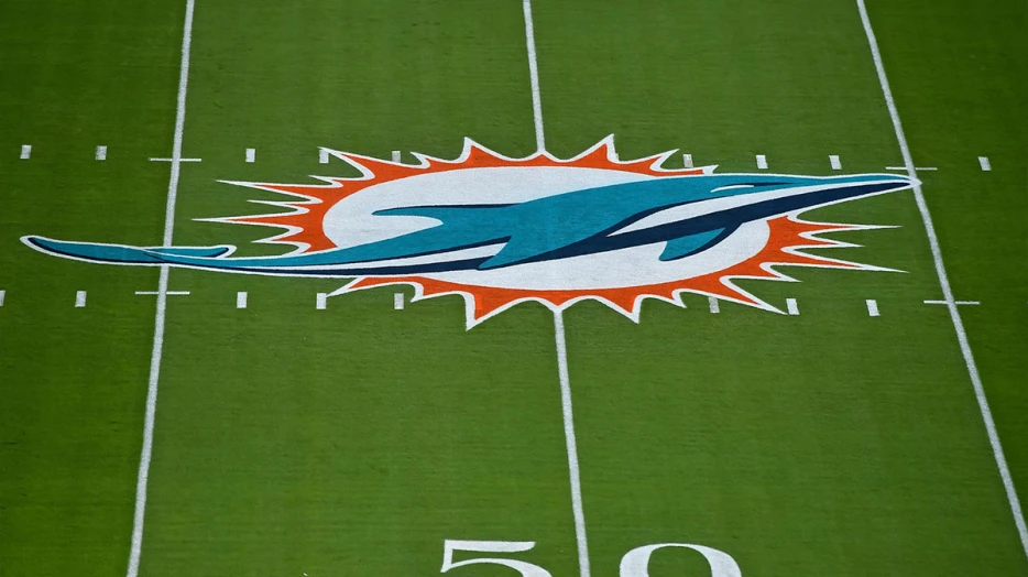 Dolphins ‘motivated’ to sign 4-time Pro Bowler on visit