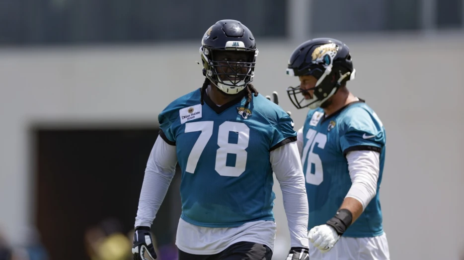 Jaguars place OL Dennis Daley on reserve/retired list