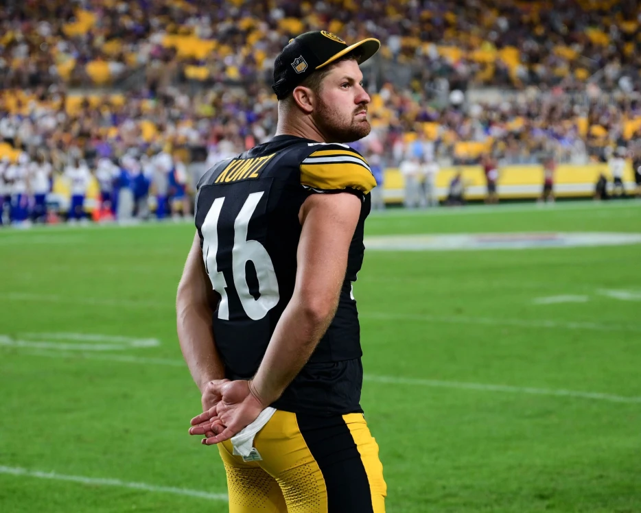 Steelers Sign Replacement for Injured Long Snapper Christian Kuntz
