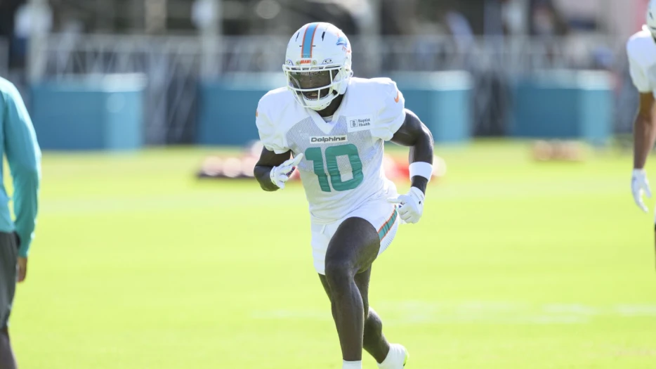 Tyreek Hill out of practice Wednesday with an undisclosed injury