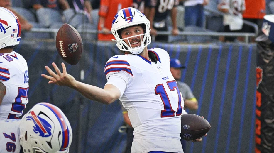 What Josh Allen said about Hailee Steinfeld during Bears preseason game