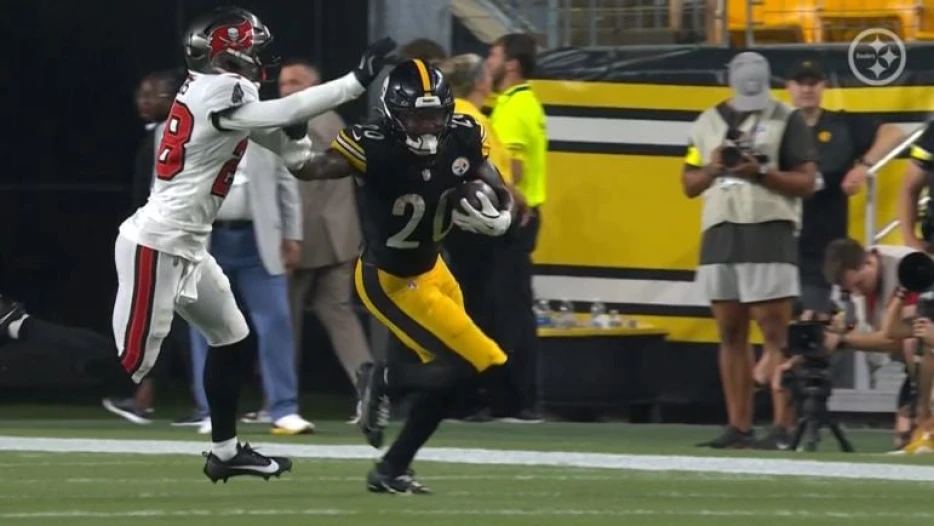 Film Room: RB Kaleb Johnson Gets Rolling Against The Bucs