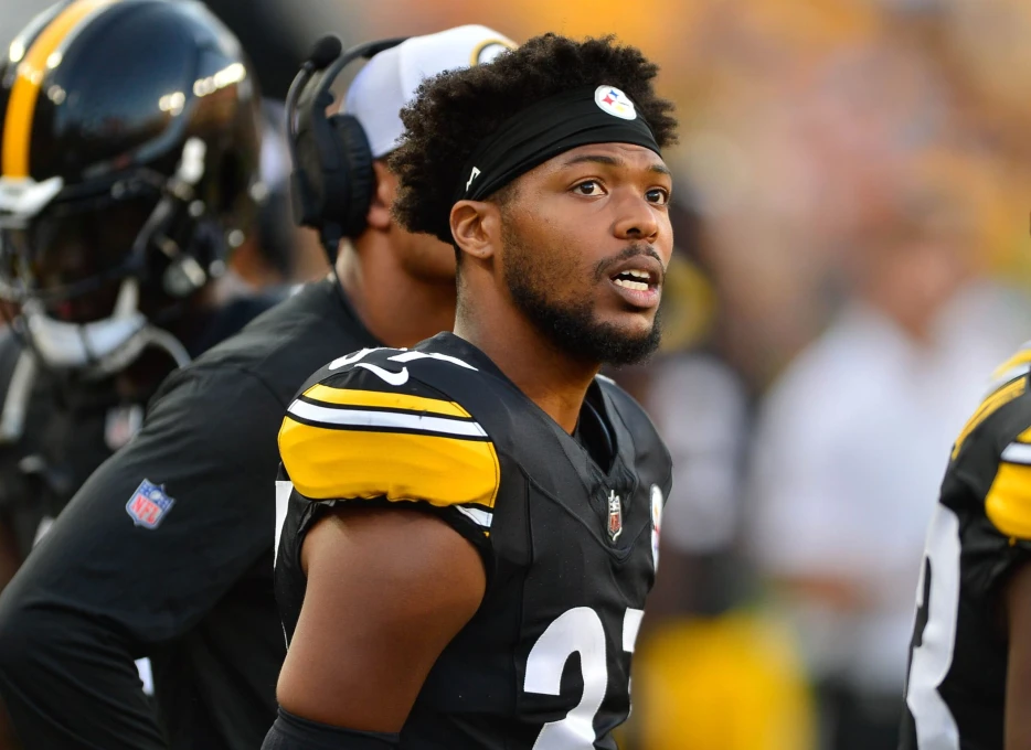 Former Steelers Defensive Back Signs with Ravens